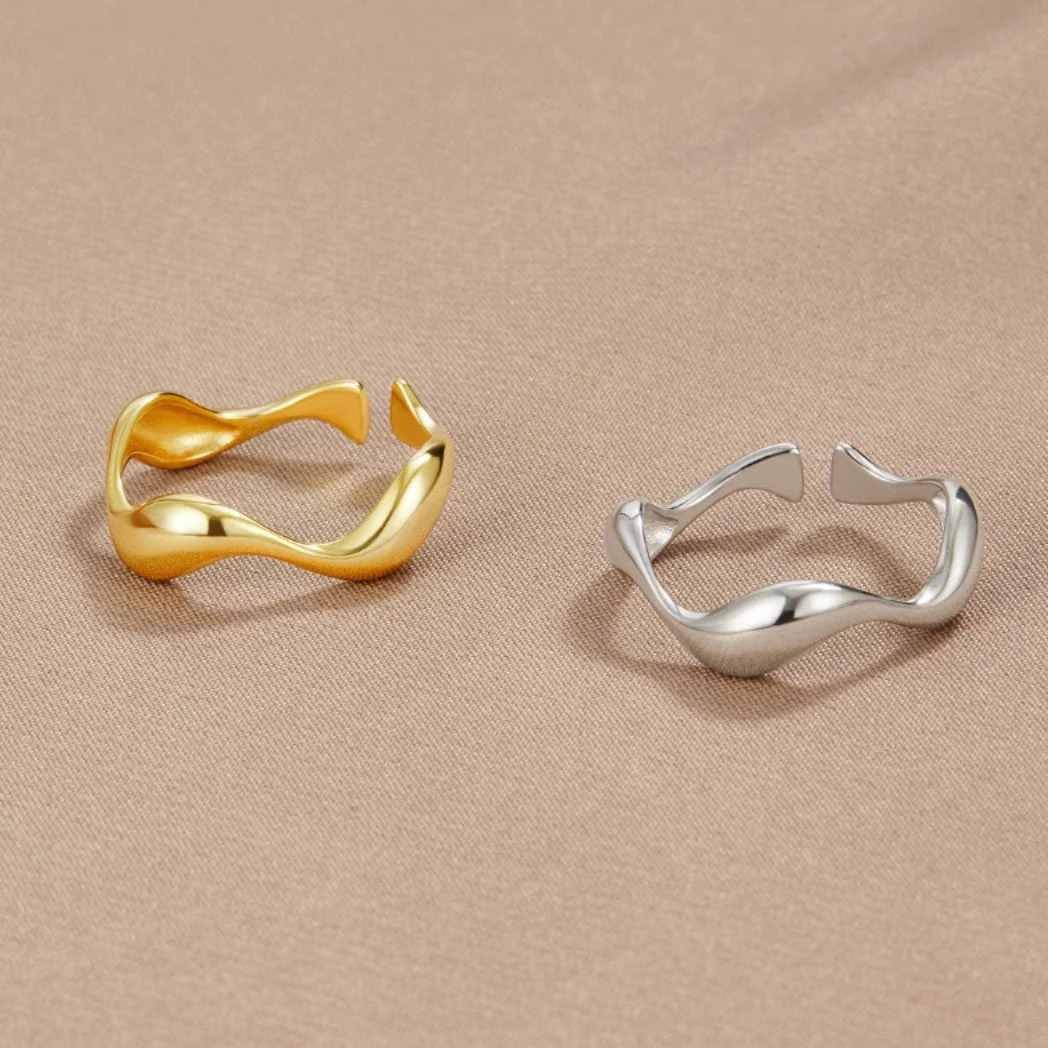 18K Gold Wave Ring - Image 6