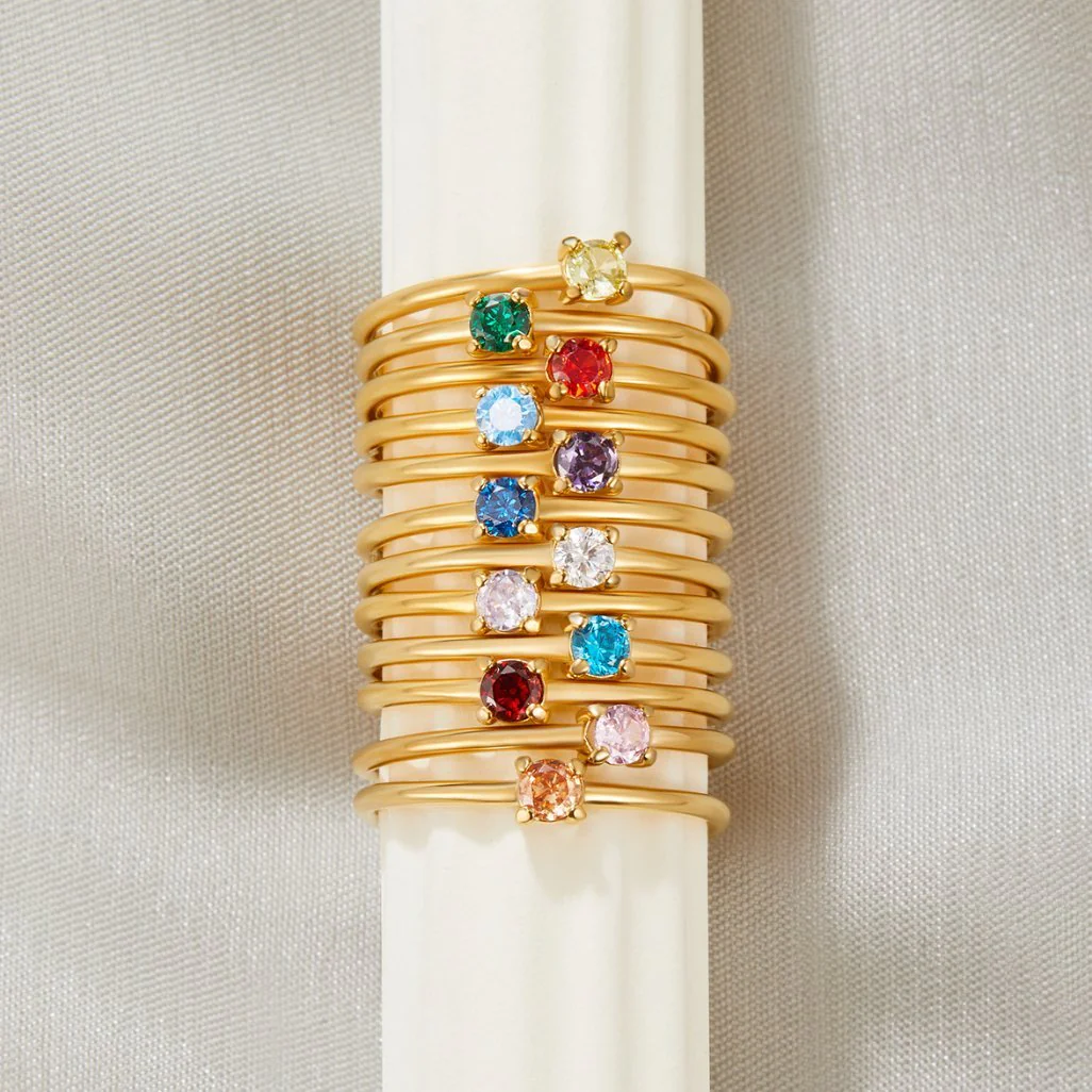 April Birthstone 18K Gold Ring - Image 4